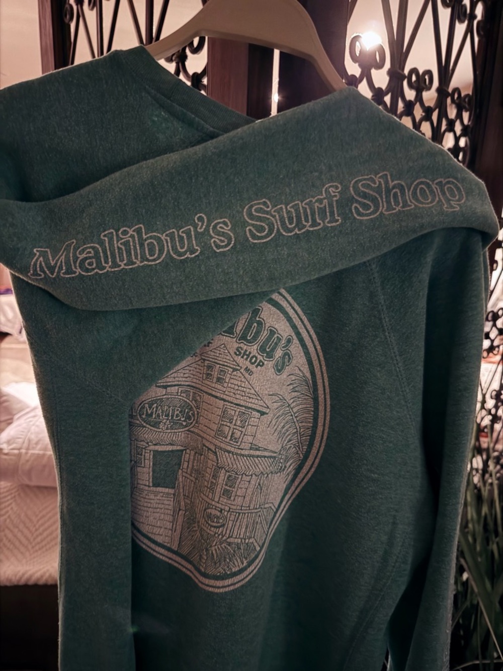 Malibu Vintage Surf Shop Graphic Sweatshirt - Green & Cream